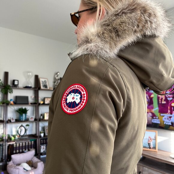 Like New Canada Goose Victoria Parka – Military Green, Women's Size S - Picture 4 of 15